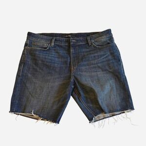 Guess Men's Denim Shorts – Size 38, Regular Short fit.